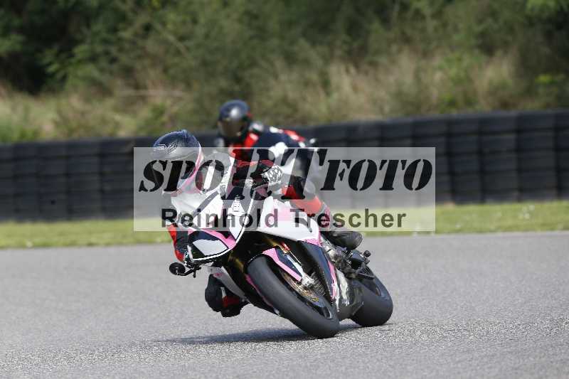 Archiv-2025/42 07.08.2025 Peter Studer Girls Day ADR/Gruppe pink/team